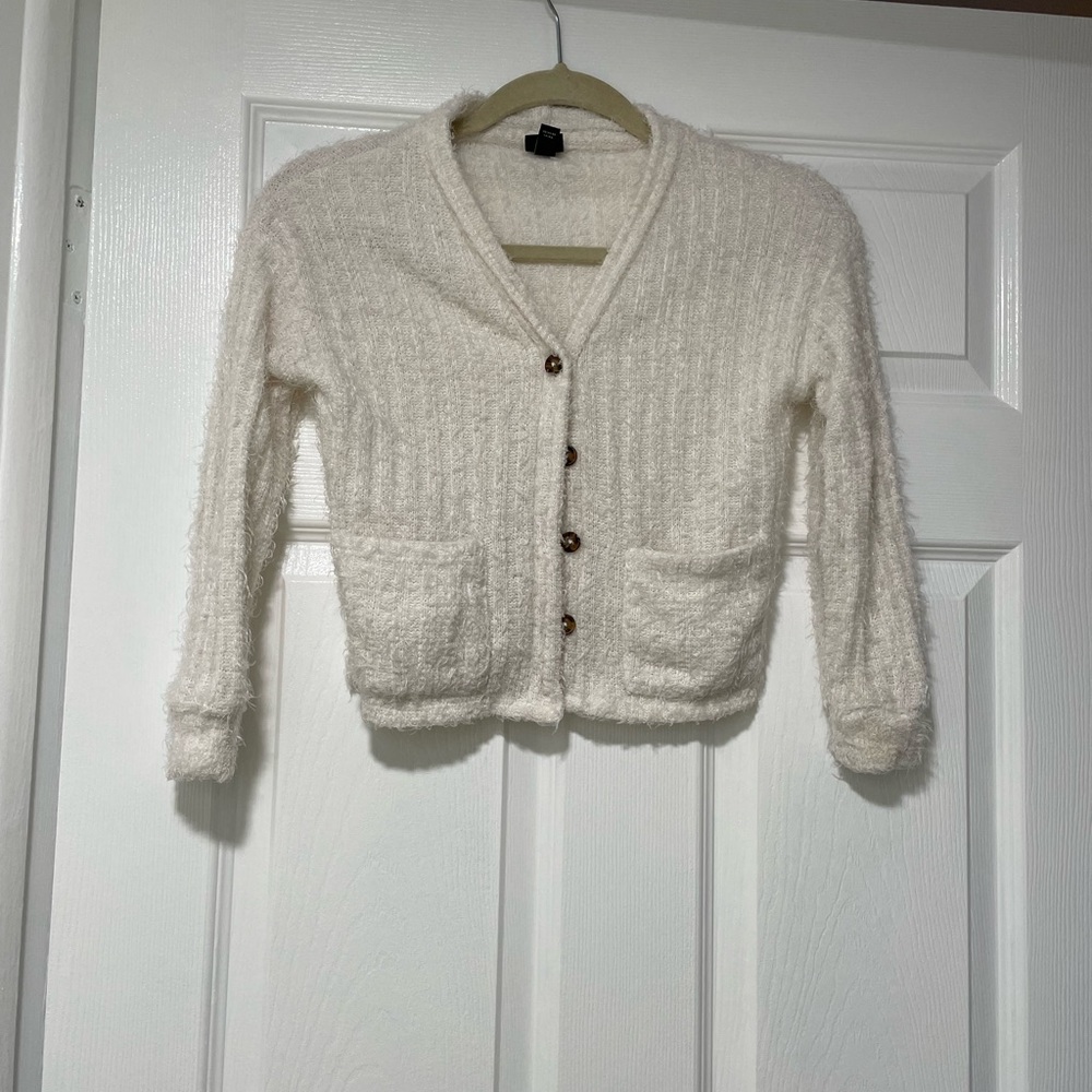 - cardigan sweater for girls, white size 6 / 6x, long sleeves, open with b…
